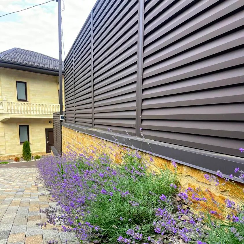 Фото 7 забор Реснички 8019 МАТТЕ Темный Шоколад матовый